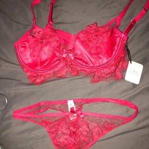 Bra and panty set red with floral lace